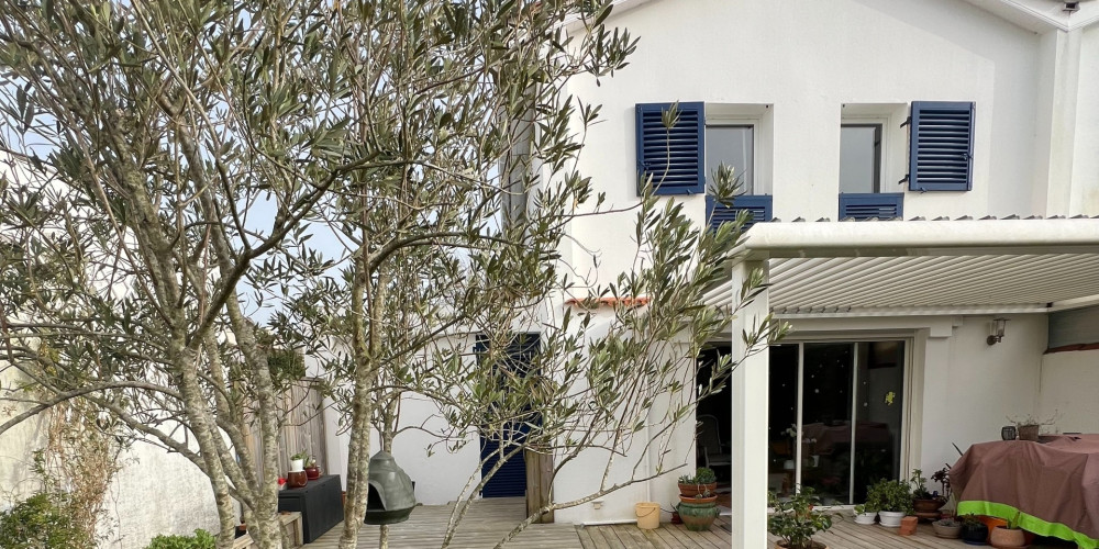 maison à ST PIERRE D IRUBE (64990)